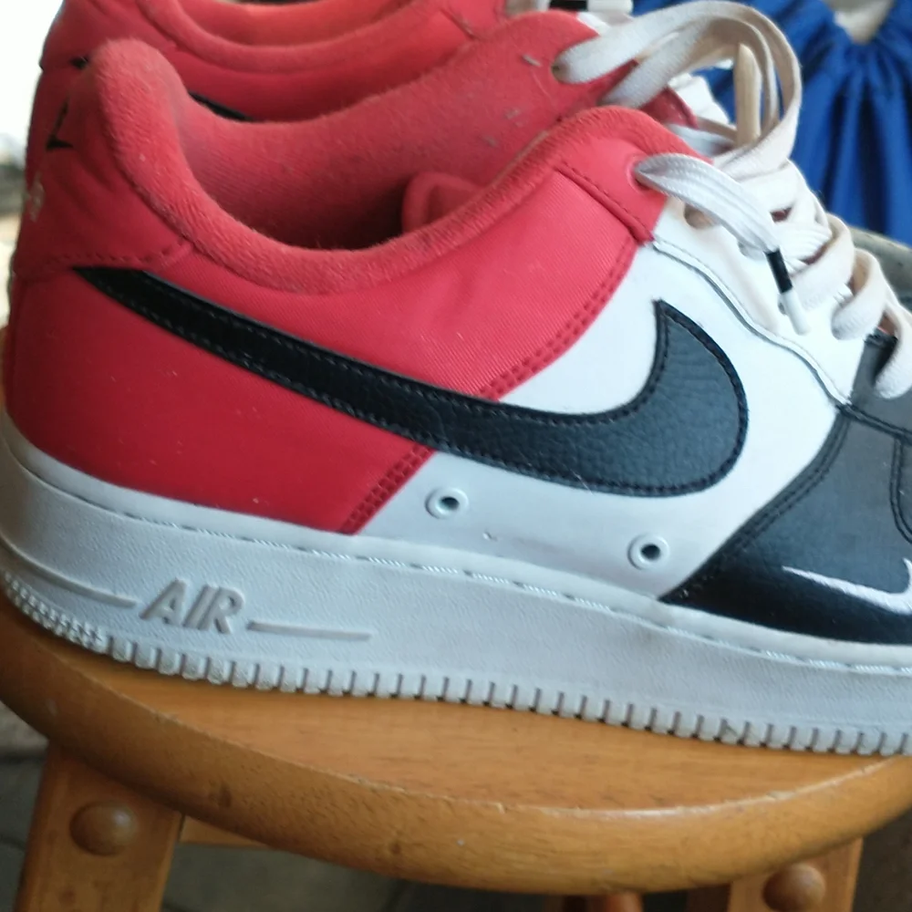 NIKE SNEAKERS - Picture 2 of 7